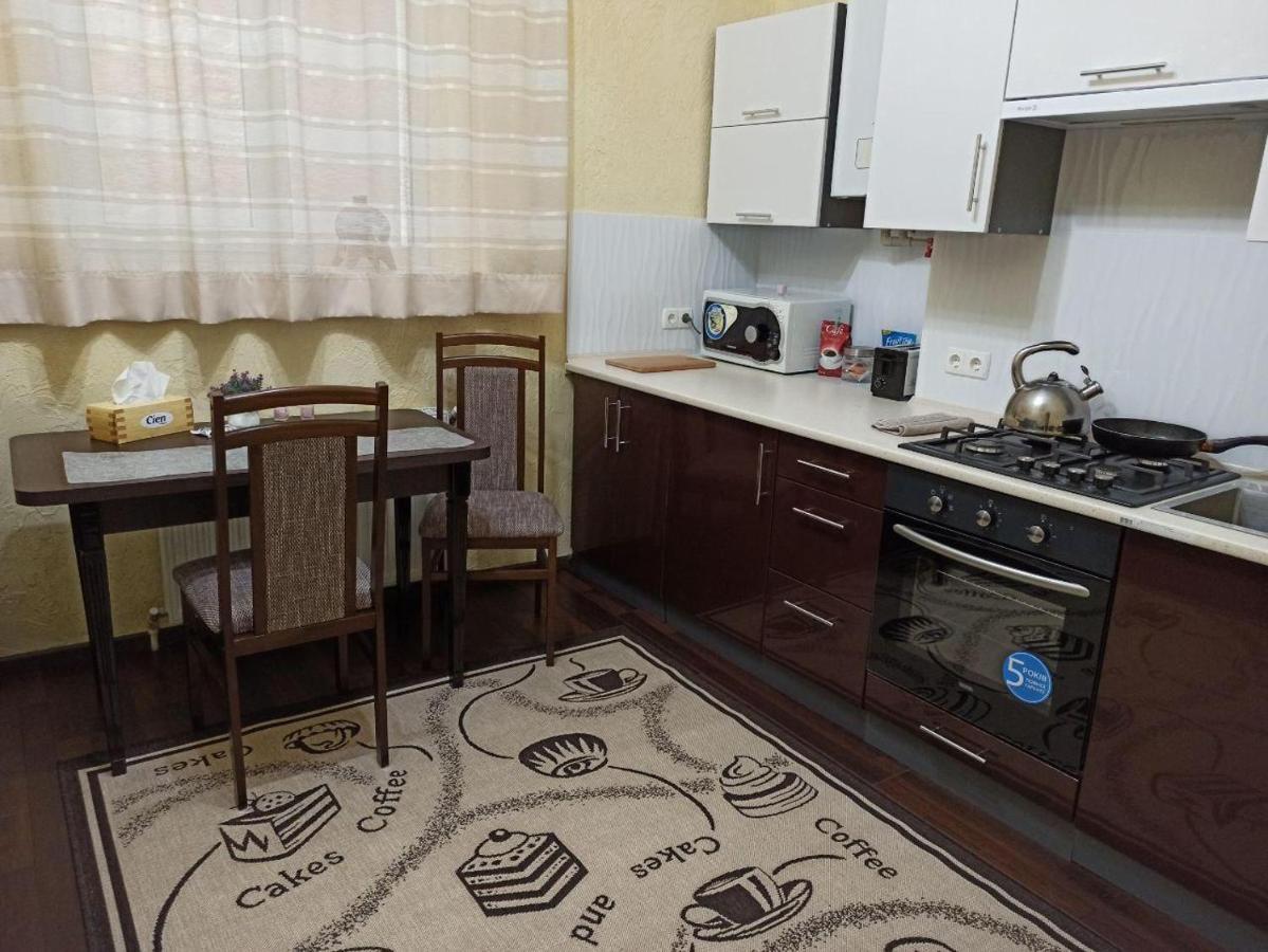 Квартира В Самом Центре Wi-Fi Lägenhet Tjernivtsi Exteriör bild
