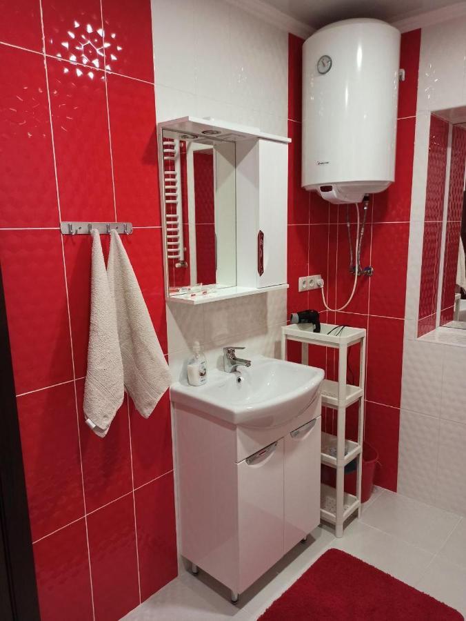 Квартира В Самом Центре Wi-Fi Lägenhet Tjernivtsi Exteriör bild